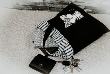 Tasche mit Katzenapplikation